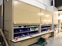 Twee shuttlekasten jalema type 870. afmeting per kast 258 x 123 cm. 16 secties per kast welke middels code ...