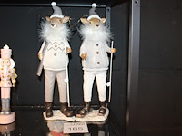 Twee skiherten hoogte 38 cm. - afbeelding 1 van  2