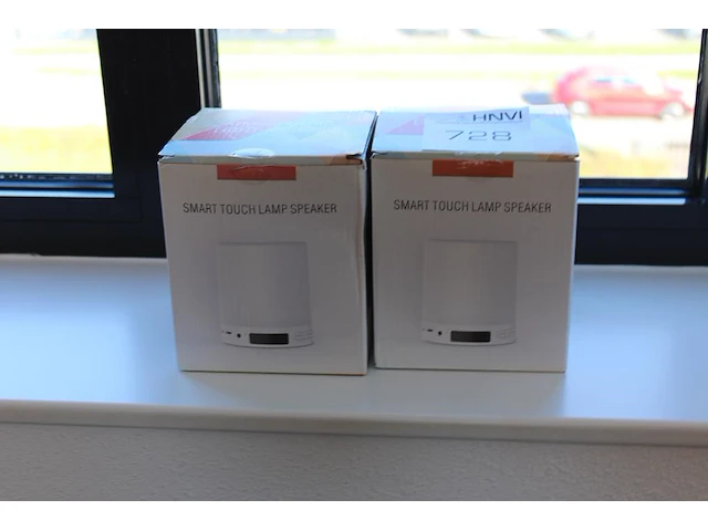 Twee smarttouch lampspeakers nieuw in doos - afbeelding 1 van  2