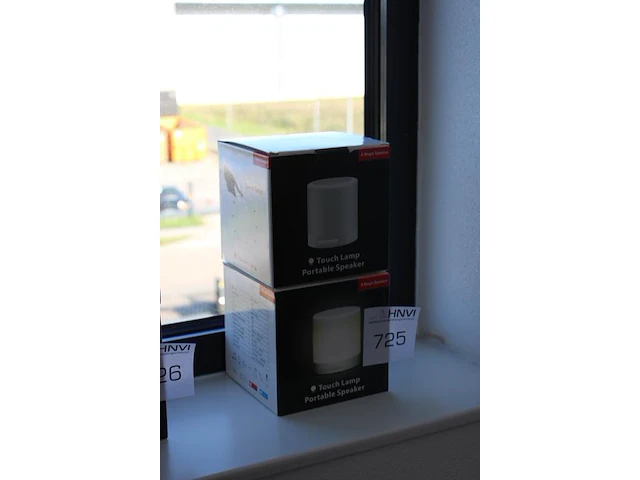 Twee speakerlampen nieuw in doos - afbeelding 2 van  2