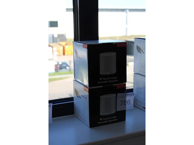 Twee speakerlampen nieuw in doos - afbeelding 2 van  2