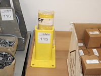 Twee stellingbeveiligingen. - afbeelding 1 van  2