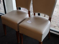 Twee stoeltjes met kunstlederen bekleding. - afbeelding 2 van  4
