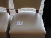 Twee stoeltjes met kunstlederen bekleding. - afbeelding 4 van  4