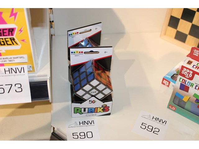 Twee stuks rubix cube. - afbeelding 1 van  2