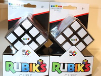 Twee stuks rubix cube. - afbeelding 2 van  2