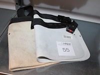 Twee timmermansschorten. - afbeelding 1 van  2