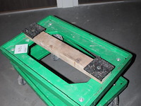 Twee transport hondjes. - afbeelding 2 van  2