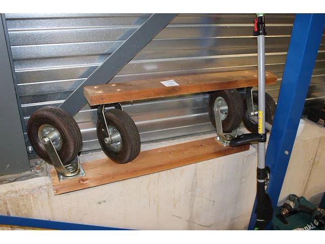 Twee transporthulpen. breedte 104 cm - afbeelding 1 van  2
