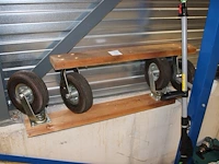 Twee transporthulpen. breedte 104 cm