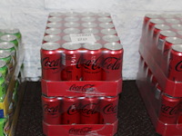 Twee trays met coca cola zero. tht 7-2026. - afbeelding 1 van  2