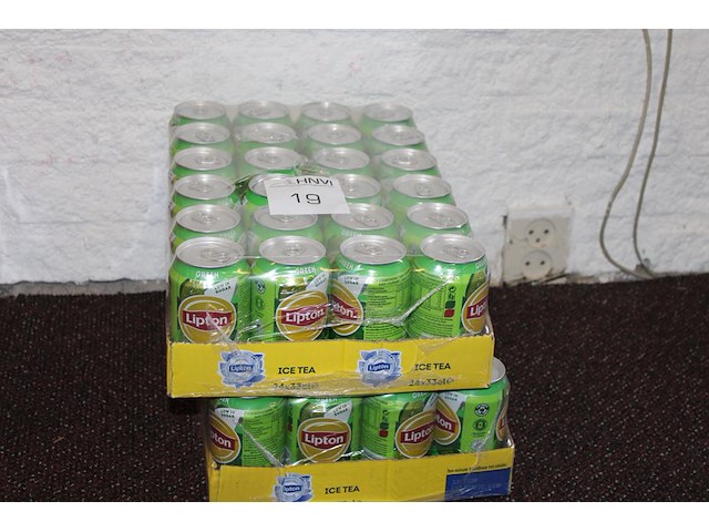 Twee trays met lipton tea green. tht 11-2026. - afbeelding 1 van  2