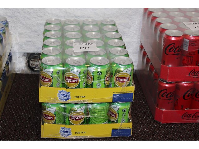 Twee trays met lipton tea green. tht 11-2026. - afbeelding 1 van  2