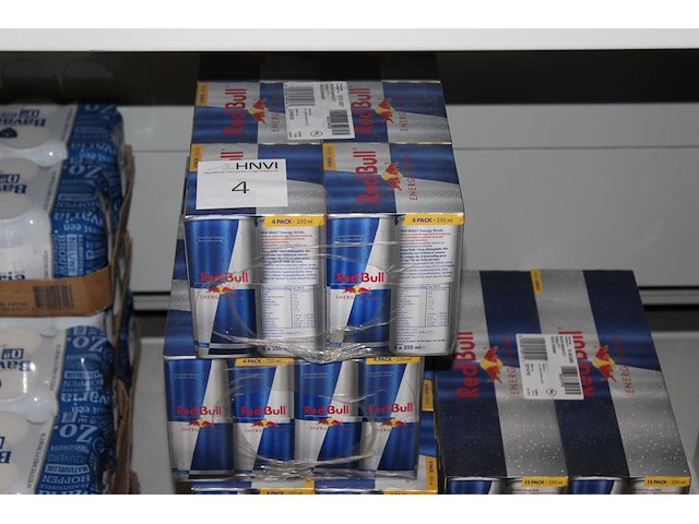 Twee tray's red bull. totaal 48 blikjes. bod is inclusief € 7,20 statiegeldwaarde. - afbeelding 2 van  2