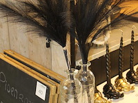 Twee vazen met decoratie. hoogte 27 cm. - afbeelding 2 van  2