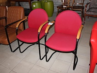 Twee vergaderstoelen gestoffeerd. - afbeelding 1 van  2