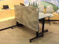 Twee verrijdbare en opklapbare werktafels in hoogte verstelbaar. afmeting 160 x 80 cm. - afbeelding 1 van  2