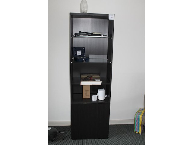Twee wandkasten met afmeting 60 x 39 x 192 cm. let op: exclusief inhoud en staat op 1e etage. - afbeelding 3 van  3