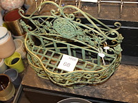 Twee wandrekjes breedte o.a. 40 cm. - afbeelding 1 van  2