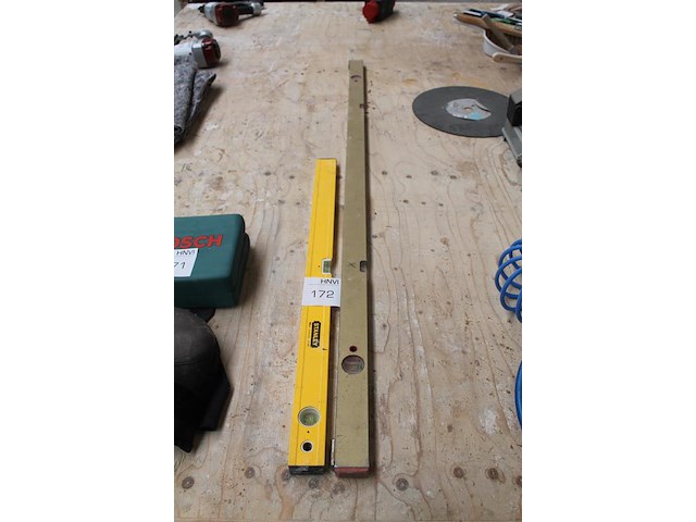 Twee waterpassen 80 en 180 cm. - afbeelding 2 van  3