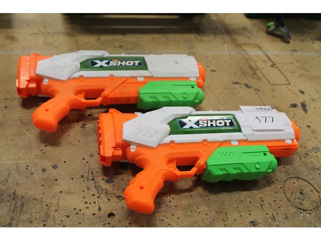Twee waterpistolen zuru xshot. - afbeelding 1 van  2