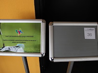 Twee wegwijsborden met afmeting 33 x 24 x 100 cm. - afbeelding 3 van  3