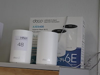 Twee wifi versterkers deco axe5400. - afbeelding 1 van  2