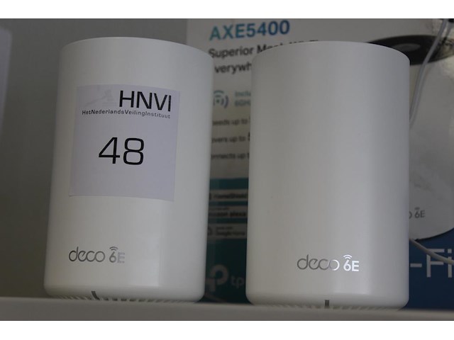 Twee wifi versterkers deco axe5400. - afbeelding 2 van  2