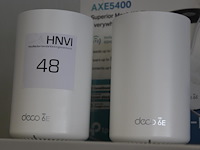 Twee wifi versterkers deco axe5400. - afbeelding 2 van  2
