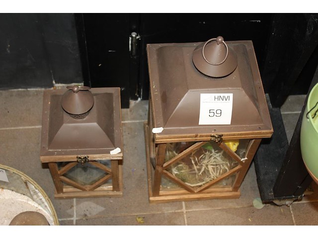 Twee windlichten hoogte 40 en 55 cm. - afbeelding 1 van  2