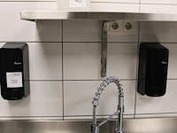 Twee zeepdispensers ckcm. - afbeelding 1 van  3