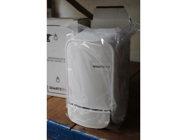 Twee zeepdispensers quartzline. - afbeelding 2 van  2
