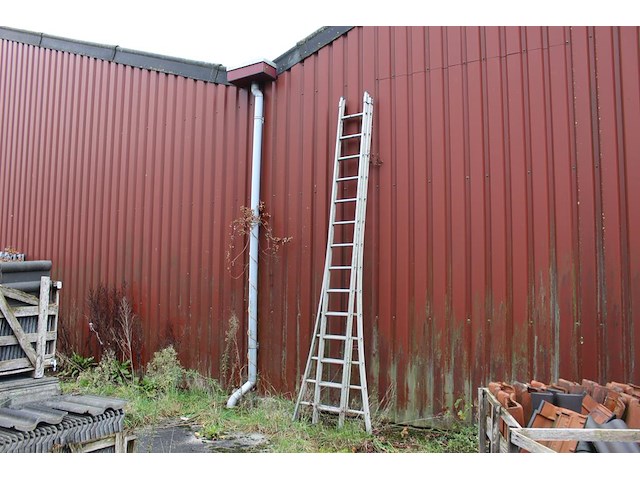 Tweedelige ladder met 2x 14 treden. - afbeelding 1 van  3