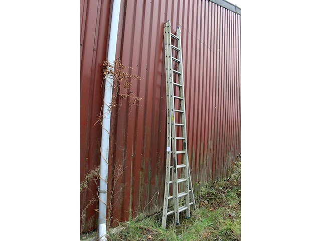 Tweedelige ladder met 2x 14 treden. - afbeelding 2 van  3