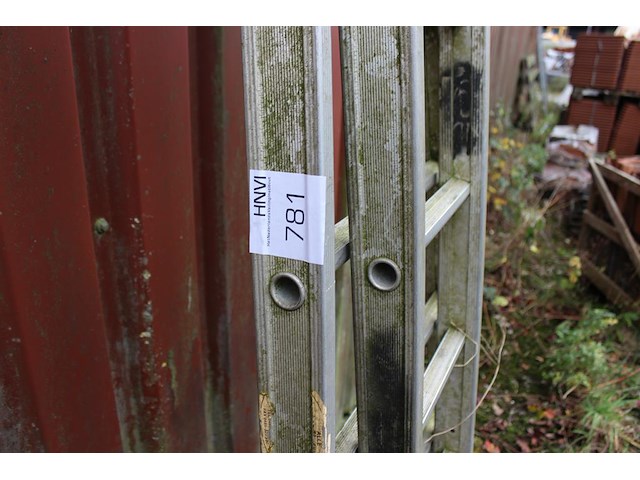 Tweedelige ladder met 2x 14 treden. - afbeelding 3 van  3