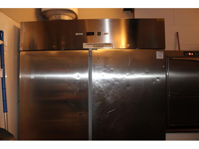 Tweedeurs rvs horeca vrieskast afinox 14 artic. afmeting 147 x 83 x 210 cm. - afbeelding 1 van  4