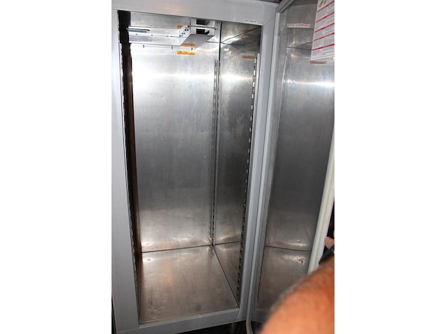 Tweedeurs rvs horeca vrieskast afinox 14 artic. afmeting 147 x 83 x 210 cm. - afbeelding 3 van  4