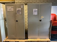 Tweedeurskast (1x) - afbeelding 1 van  4