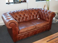 Tweepersoons chesterfield bank. breedte 180 cm, diepte 95 cm. hoogte 77 cm - afbeelding 2 van  2