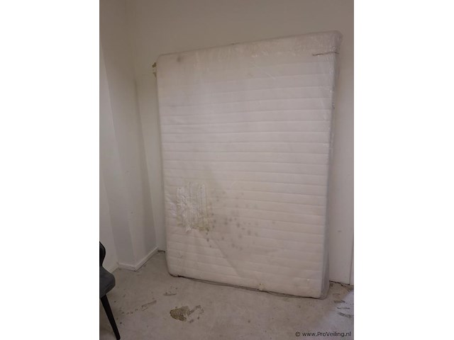 Tweepersoonsmatras - ca. 200x140x17 cm - afbeelding 1 van  2