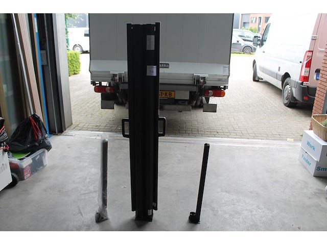 Tweezijdig tuin- / windscherm livarno hg 06102 met 2 poten. 2x 3 meter. - afbeelding 1 van  3