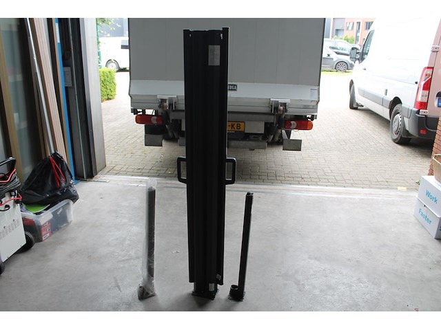 Tweezijdig tuin- / windscherm livarno hg 06102 met 2 poten. 2x 3 meter. - afbeelding 1 van  3