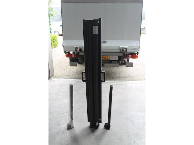 Tweezijdig tuin- / windscherm livarno hg 06102 met 2 poten. 2x 3 meter. - afbeelding 2 van  3