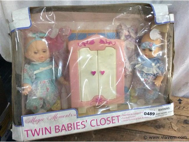 Twin babys - afbeelding 1 van  2