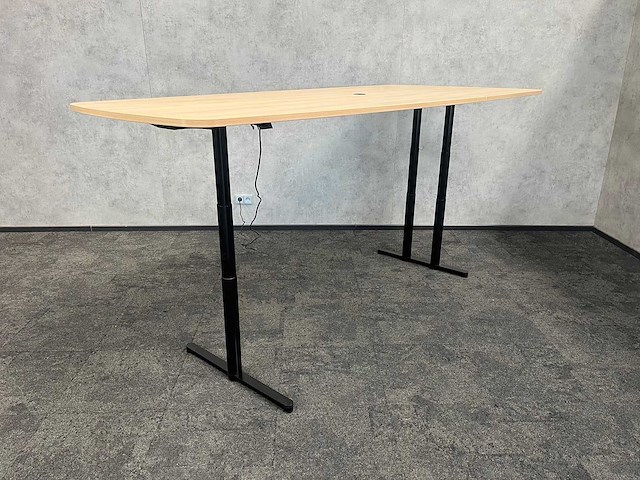 Twinform - elektrische zit/sta wigvormige vergadertafel 280 cm - afbeelding 9 van  16