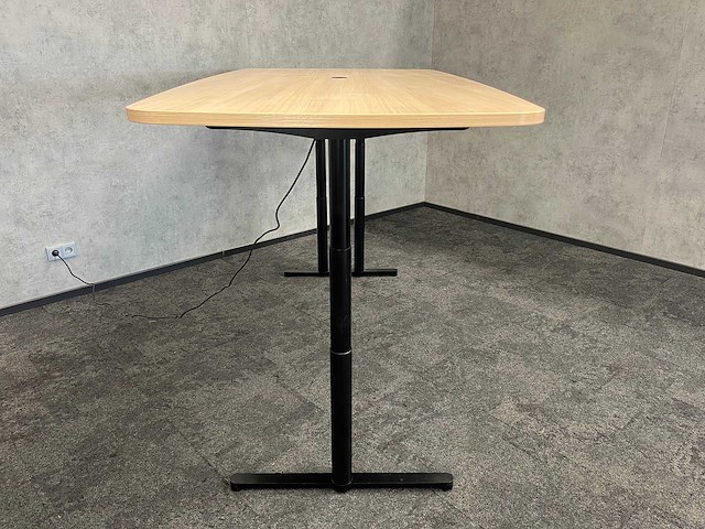Twinform - elektrische zit/sta wigvormige vergadertafel 280 cm - afbeelding 13 van  16