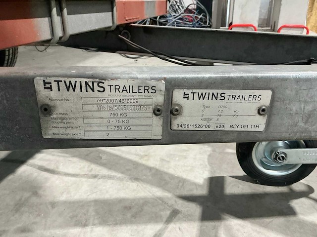 Twins d750 steigeraanhanger met steiger - afbeelding 10 van  18