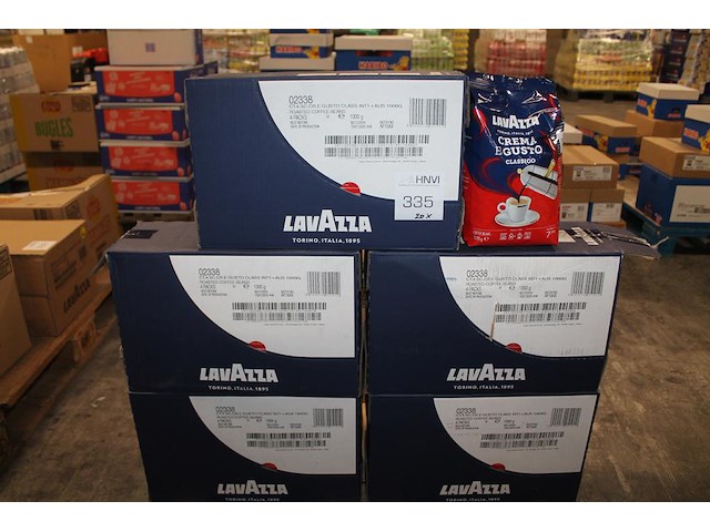 Twintig kilopakken koffiebonen lavazza crema e gusto. tht 30-12-2024. - afbeelding 1 van  2