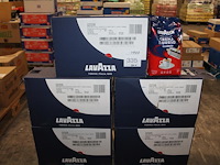 Twintig kilopakken koffiebonen lavazza crema e gusto. tht 30-12-2024. - afbeelding 1 van  2