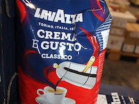 Twintig kilopakken koffiebonen lavazza crema e gusto. tht 30-12-2024. - afbeelding 2 van  2